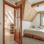 Swoboda Jacuzzi & Sauna Panzió 3*